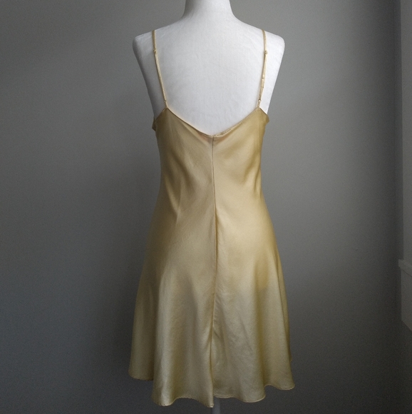 *SOLD* Victoria's Secret / VTG Yellow Silk Slip - Picture 3 of 6